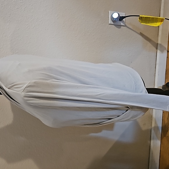 NWT lightweight knit Top - Picture 3 of 4